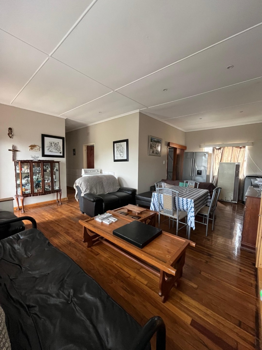 To Let 3 Bedroom Property for Rent in Bothasrus Eastern Cape